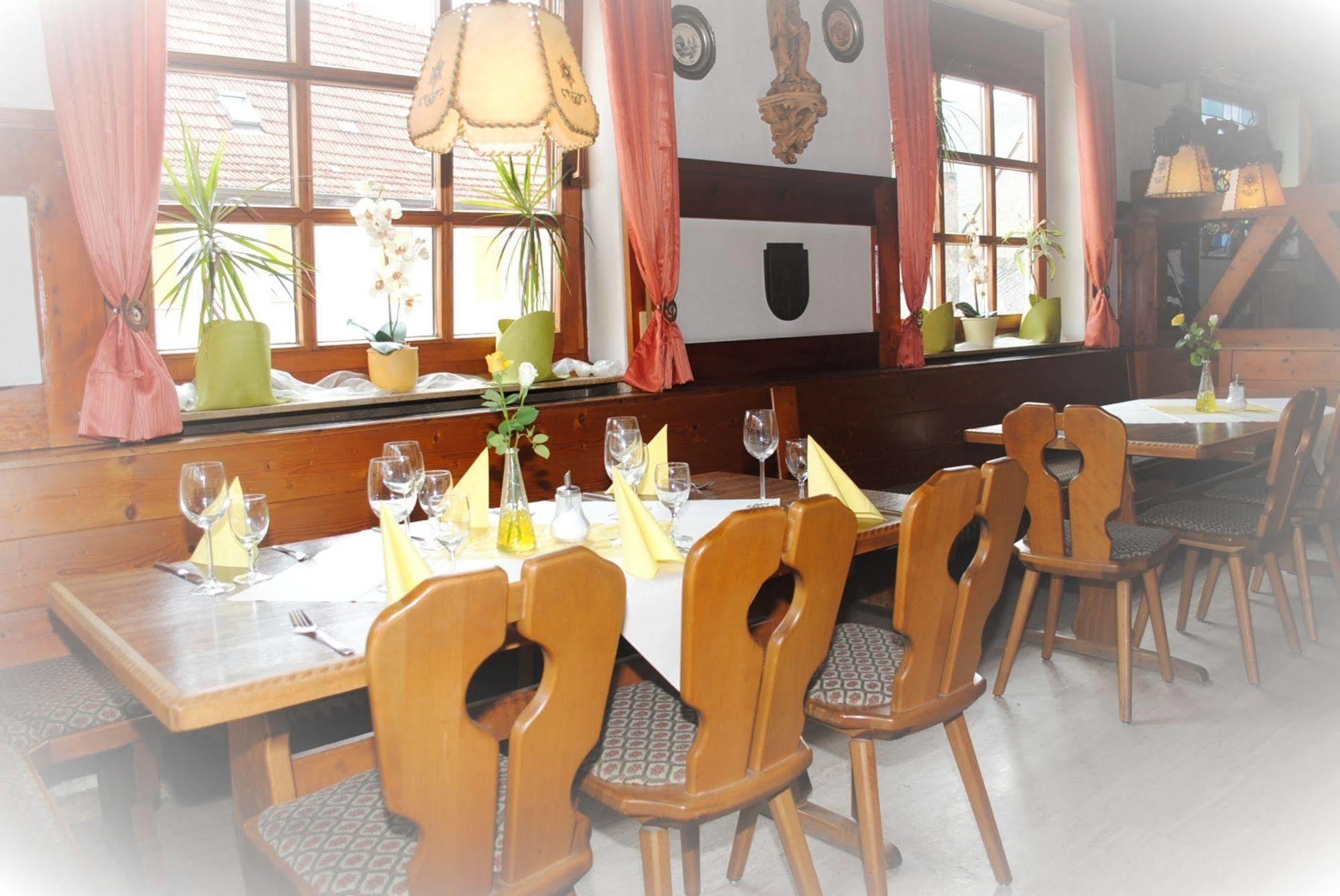 Gasthof Stern Burgsinn Bagian luar foto